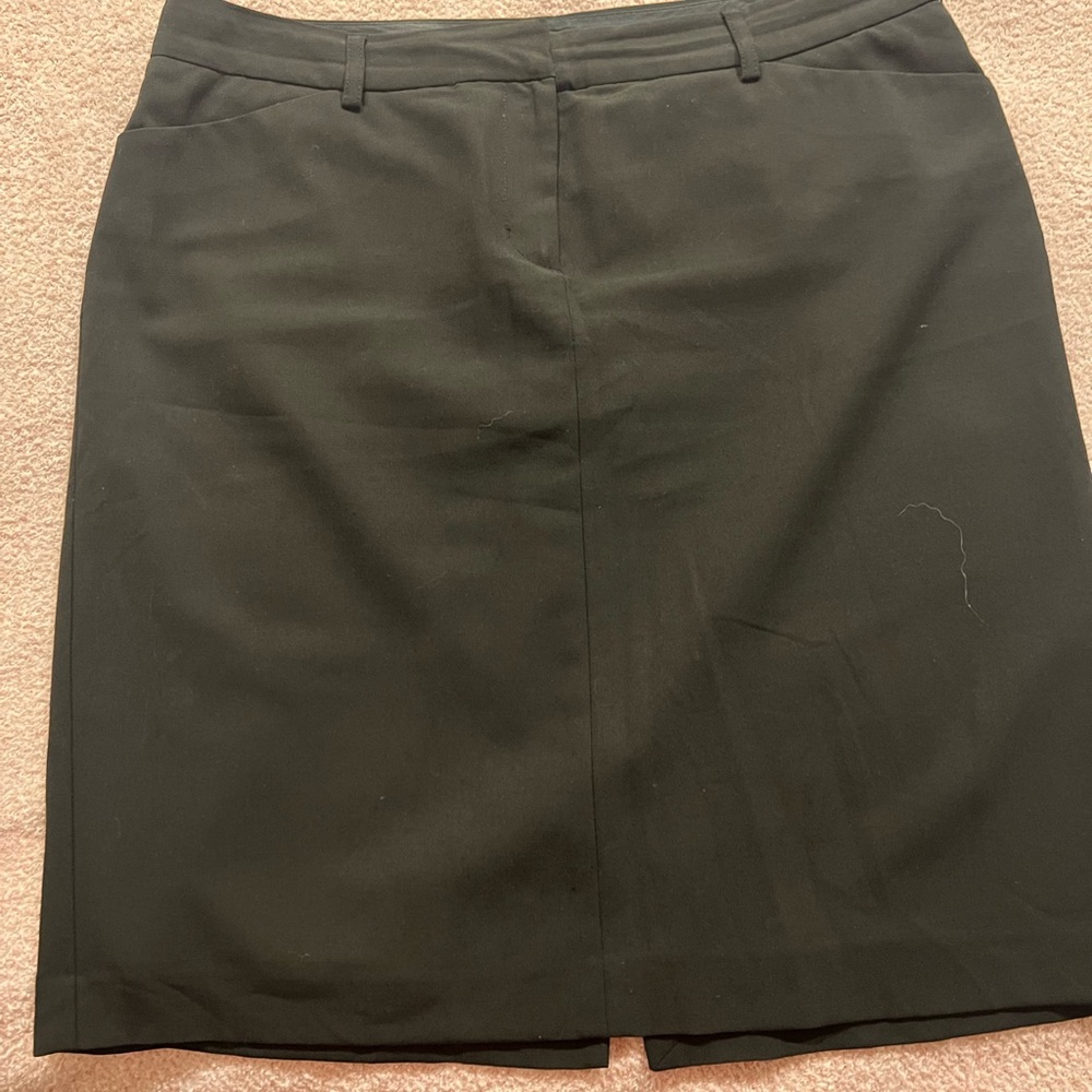 Black short straight skirt